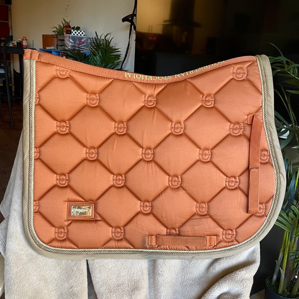 Equestrian Stockholm Bronze gold jump Saddle Pad - Picture 6 of 15